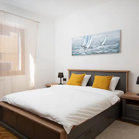 Apartment Grey U Centru Pule, Blizina Mora Pula